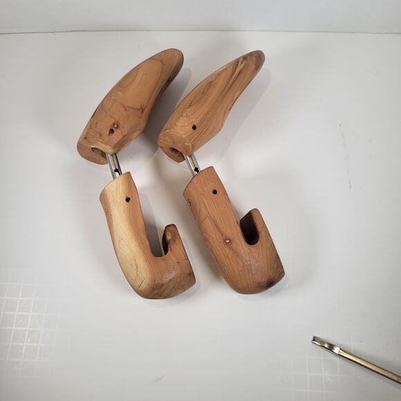 Vintage Bally of Switzerland Cedar Wood Shoe Trees Adjustable Size S - Picture 3 of 8